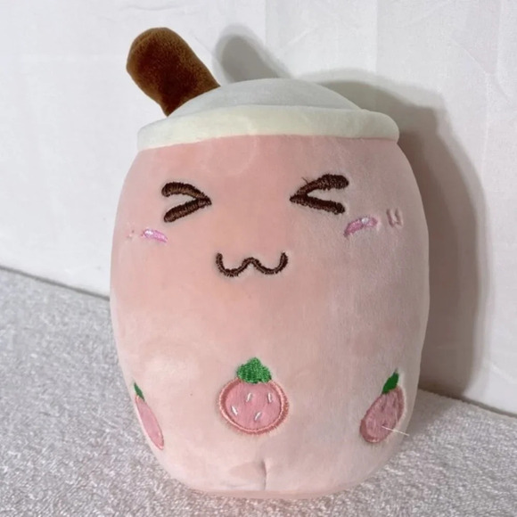 Lissipuppe Strawberry Boba Pink Plush Soft  Toy Squishmallow - Picture 1 of 9